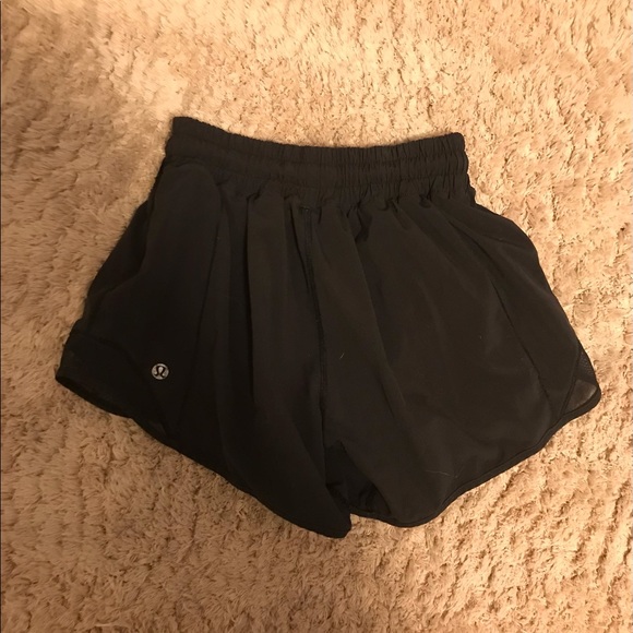 Lululemon Hotty Hot shorts - Picture 2 of 4
